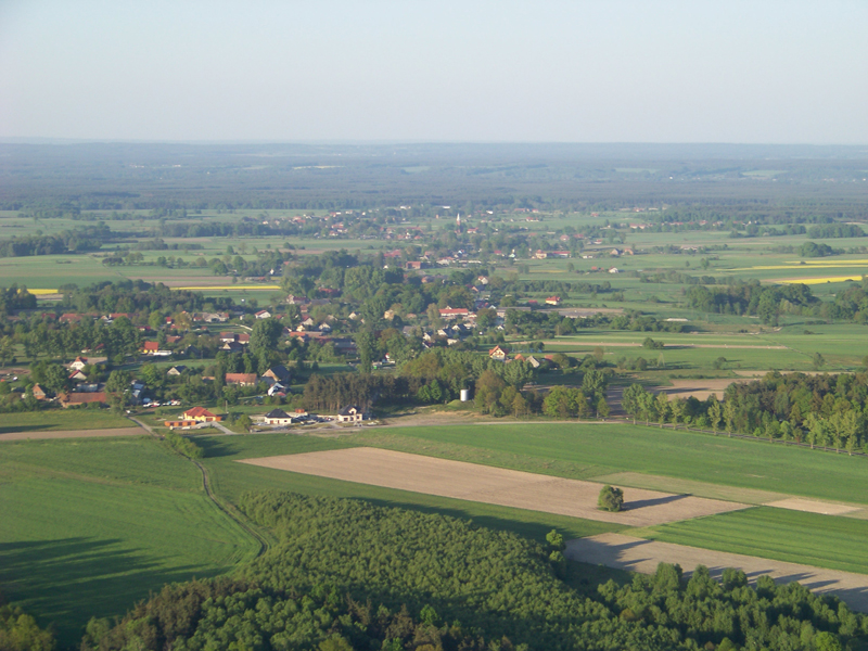 Dorf Lubomyśl aus der Vogelperspektive